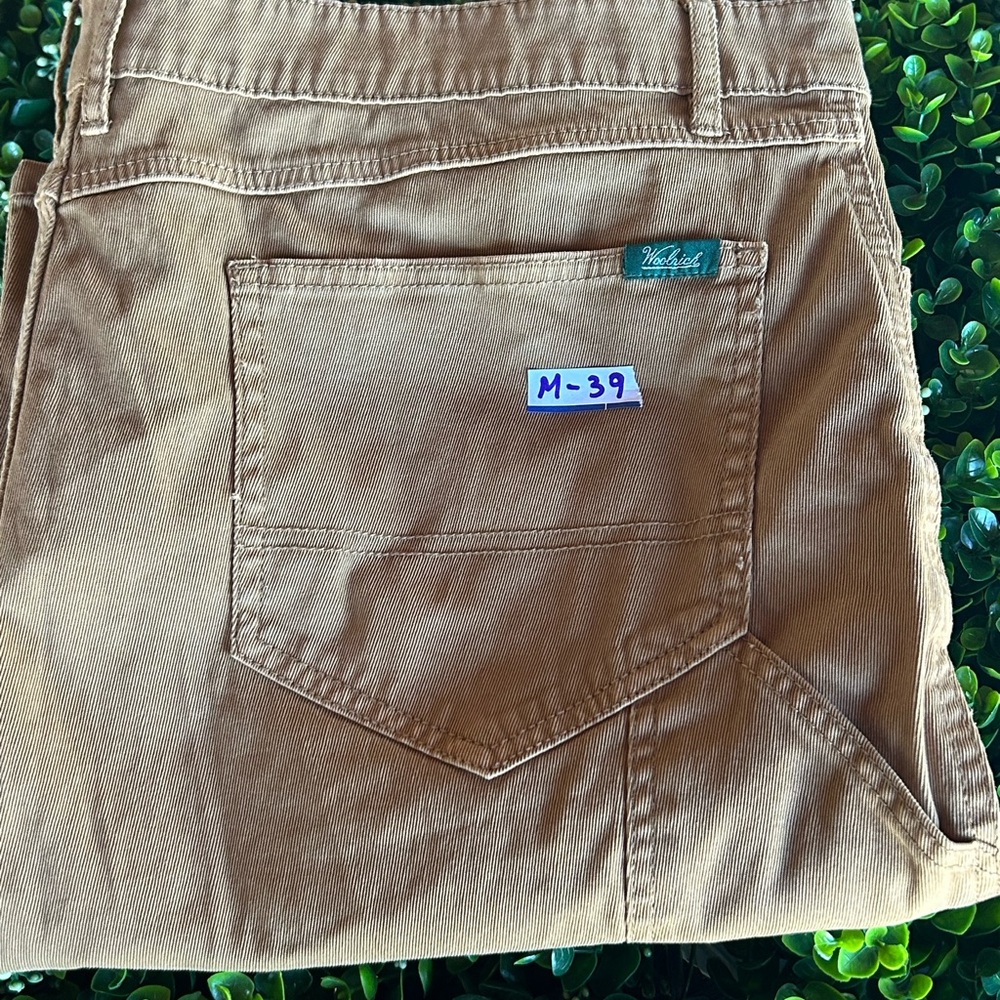Woolrich Men's Relaxed Fit Jeans in Brown